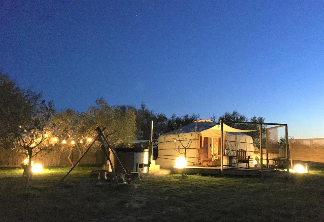 2 CUORI E 1 YURTA Glamping in Tuscany Asciano Bagian luar foto