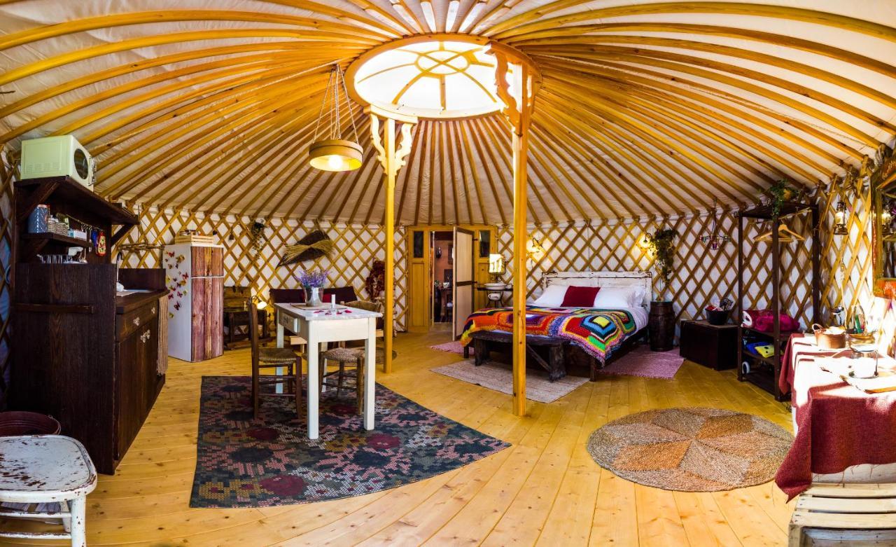 2 CUORI E 1 YURTA Glamping in Tuscany Asciano Bagian luar foto