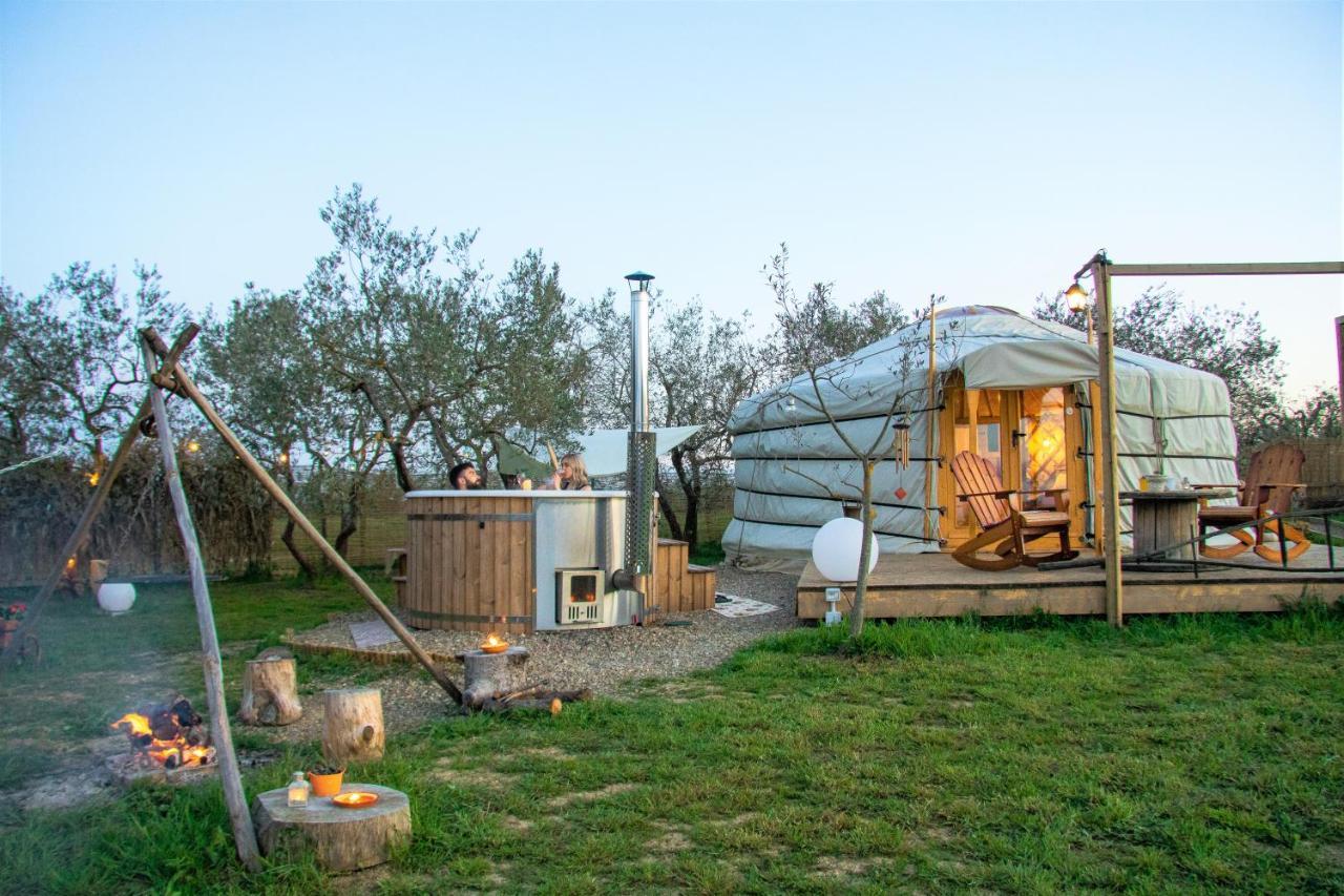 2 CUORI E 1 YURTA Glamping in Tuscany Asciano Bagian luar foto